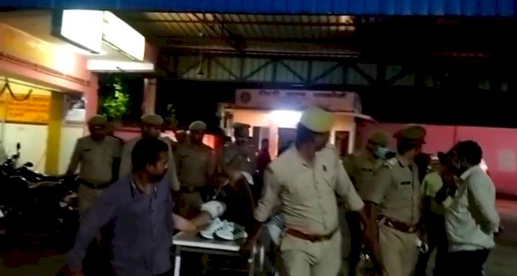 Raibareli-उमरान बाजार के पास वाहन चेकिंग के दौरान पुलिस और बदमाश में हुई मुठभेड़।