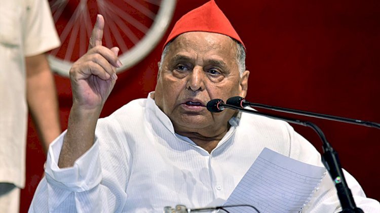 प्रदेश के उप मुख्यमंत्री केशव प्रसाद मौर्या व ब्रजेश पाठक ने Mulayam Singh yadav की दीर्घ आयु की कामना !