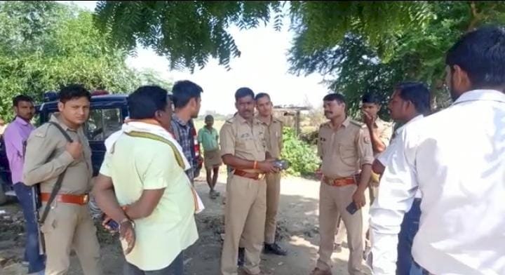 Raibareli-पुलिस ने परिजनों को समझा बुझाकर शव का कराया अंतिम संस्कार*