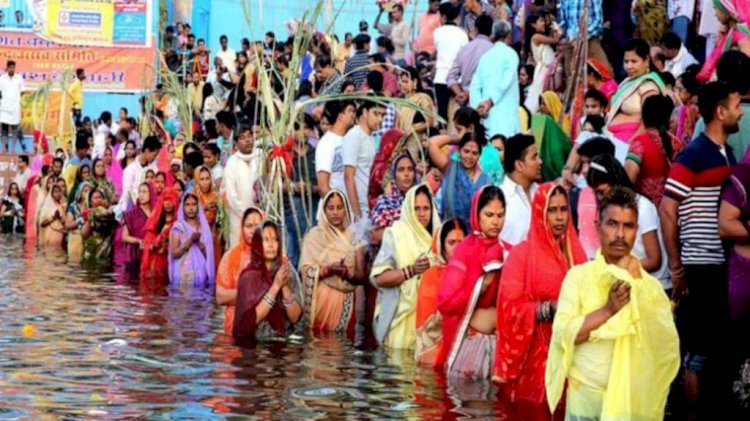 बागपत: नहाय-खाय के साथ हुई छठ पूजा, व्रतधारी महिलाओं ने सामूहिक रूप से गीत गाकर पर्व की शुरूआत