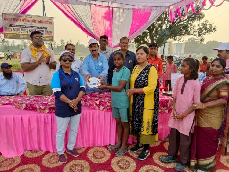 Raibareli-दो दिवसीय परिषदीय स्कूलों की खेलकूद प्रतियोगिता का हुआ समापन