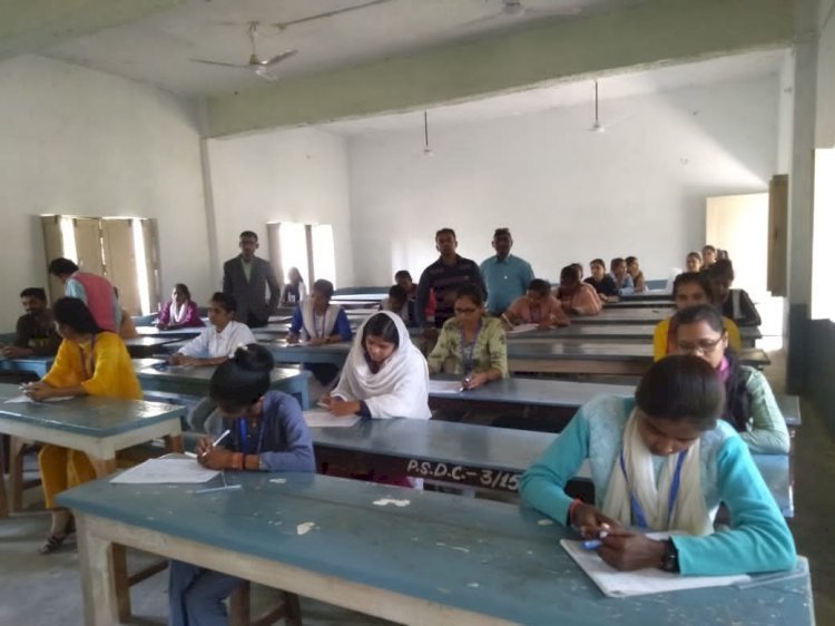 Raibareli-महाविद्यालय में निबंध प्रतियोगिता का हुआ आयोजन