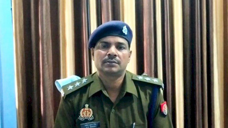 Raibareli-आँख में पट्टी बांध कर बन्द कमरे से बयान जारी करते है:-सीओ अशोक सिंह