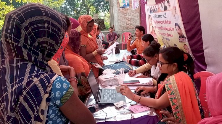 Raibareli- आयुष्मान भारत का कार्ड बनाने का कैंप लगाया गया।