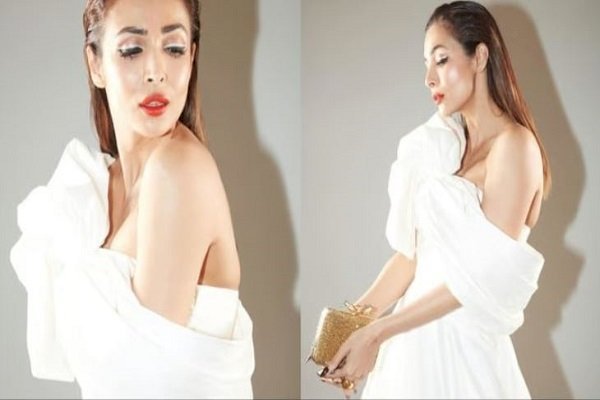 व्हाइट ड्रेस में मलाइका अरोड़ा ने लगाई आग, बेहद हॉट दिखीं एक्ट्रेस, ड्रेस की कीमत भी जानकर उड़ेंगे होश