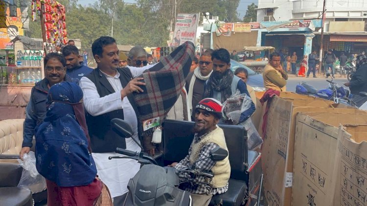 रायबरेली-सांसद सोनिया गांधी के द्वारा प्रेषित कंबल ऊंचाहार नगर में अतुल सिंह द्वारा किये गए वितरित,,,,