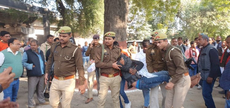 रायबरेली पुलिस की बर्बरता आई सामने