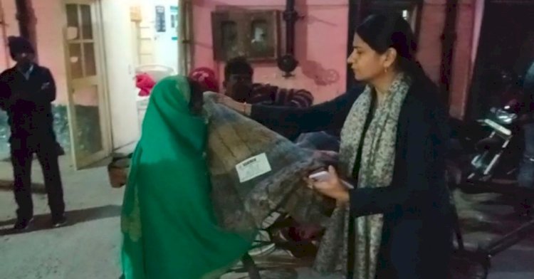 Raibareli-4 किलोमीटर रिक्शा चलाकर बीमार पति को लेकर अस्पताल पहुंची पत्नी