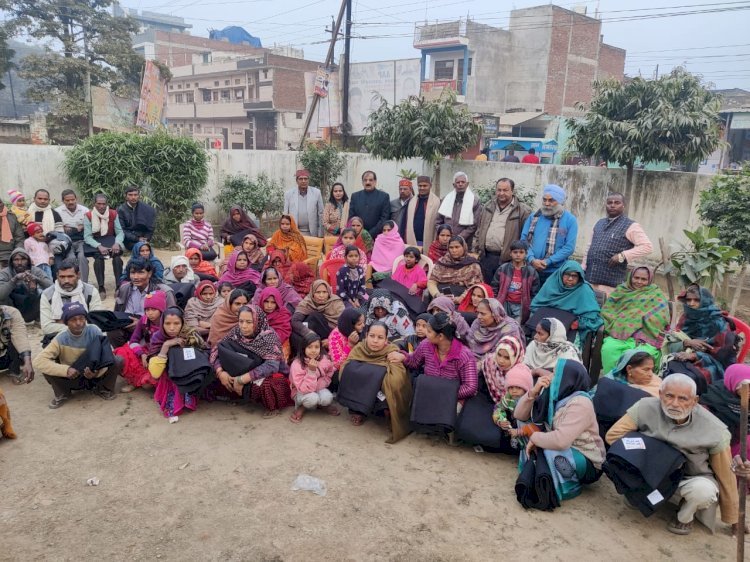 Raibareli-राष्ट्रीय स्वयंसेवक संघ के द्वारा किया गया कंबल वितरण