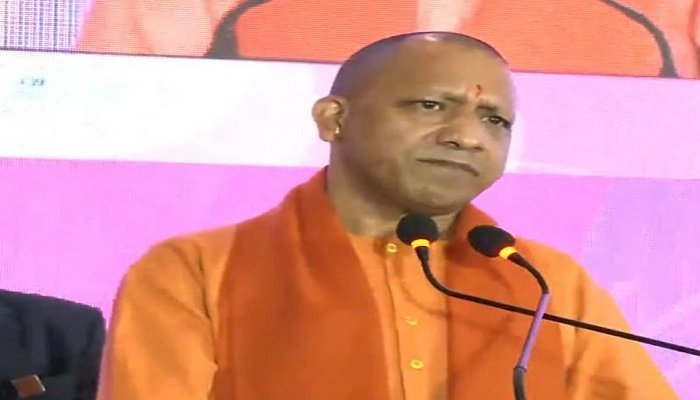 मुंबई में प्रवासी UP के लोगों को CM योगी ने इन्वेस्टर्स समिट का दिया निमंत्रण, बोले- आत्मनिर्भरता की ओर बढ़ रहा UP