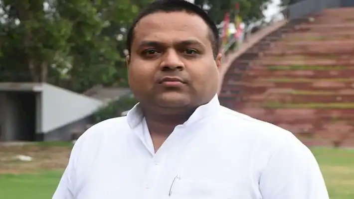 समाजवादी पार्टी मीडिया सेल के संचालक मनीष जगन को पुलिस ने किया गिरफ्तार, ये हैं पूरा मामला !