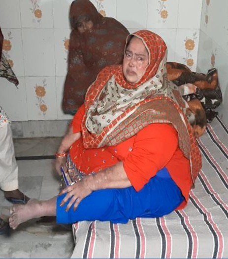 यूपी पुलिस का कारनामा- 20 साल से बिस्तर पर पड़ी महिला पर लगाया गैंगस्टर, फर्जी केस में 2 लोगों को भेजा जेल