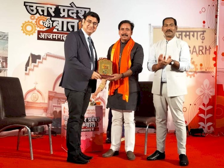 Raibareli-वाराणसी परिक्षेत्र के पोस्टमास्टर जनरल कृष्ण कुमार यादव हुए सम्मानित* 