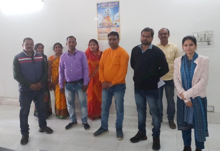 Raibareli-ग्राम पंचायत नीबी में राज्य ग्रामीण आजीविका मिशन सरेनी द्वारा की गयी बैठक*