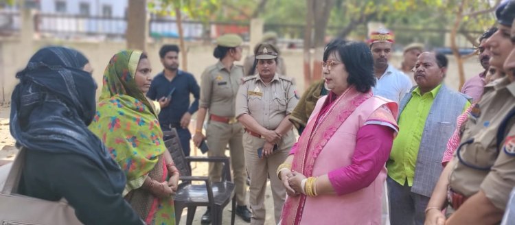 Raibareli-जनपद की प्रभारी मंत्री ने वन स्टॉप सेंटर व महिला थाना का निरीक्षण कर व्यवस्थाओं का लिया जायजा