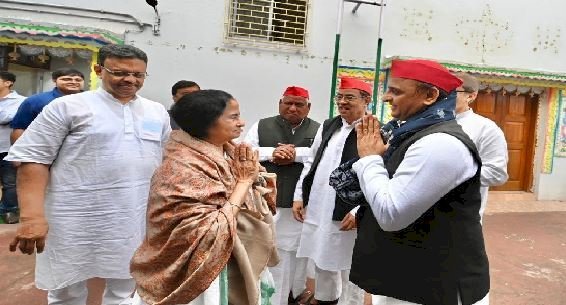 अखिलेश यादव ने सीएम ममता बनर्जी से की मुलाकात, लोकसभा चुनाव को लेकर बनी रणनीति!