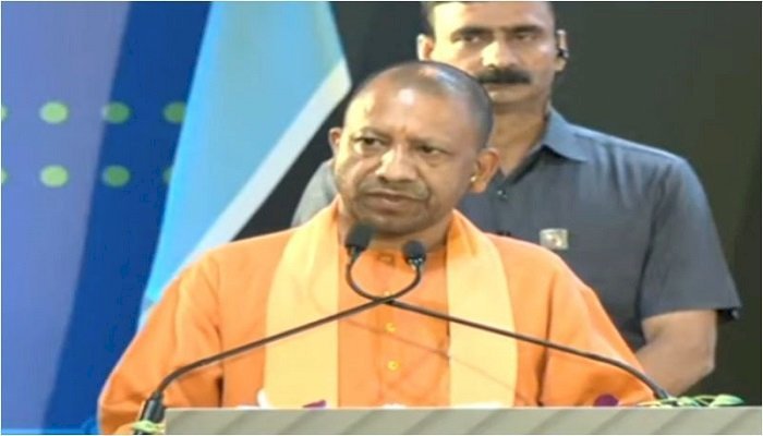 CM योगी ने रेशम कृषि मेले का किया शुभारंभ, प्रति व्यक्ति आय बढ़ाने पर करना होगा फोकस