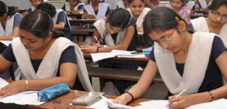 यूपी बोर्ड के हाईस्कूल व इंटरमीडिएट की परीक्षा कॉपियों का मूल्यांकन पूरा, बोर्ड सचिव दिव्यकांत शुक्ल ने दी जानकारी