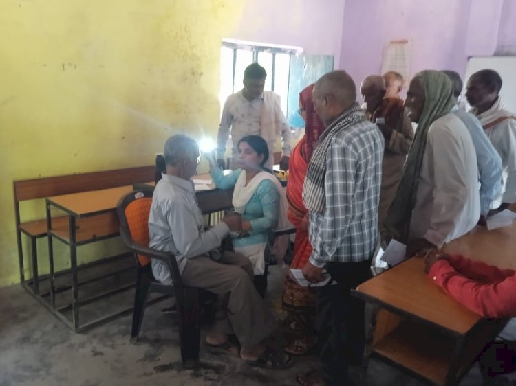 Raibareli-निःशुल्क नेत्र चिकित्सा शिविर में की गयी 102 नेत्र रोगियों के आंखों की जाँच*