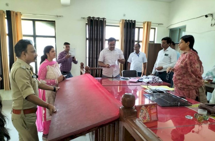 Raibareli-नामांकन के दौरान आदर्श आचार संहिता का कड़ाई किया जाए अनुपालन: माला श्रीवास्तव