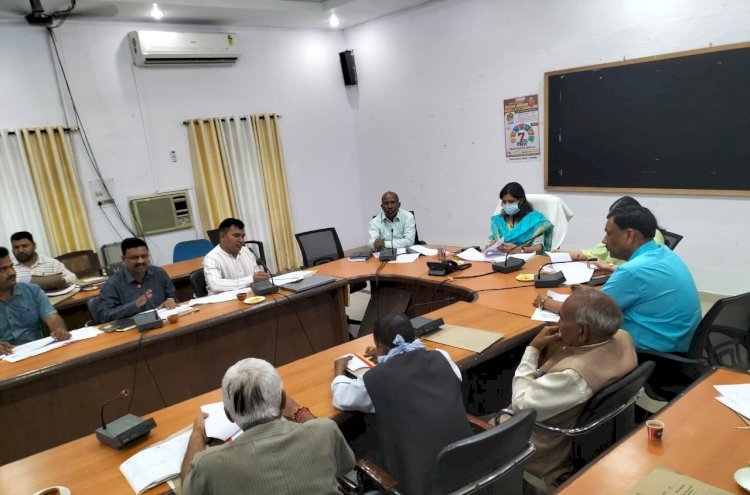 Raibareli-जिलाधिकारी की अध्यक्षता में श्रम बंधु की बैठक सम्पन्न