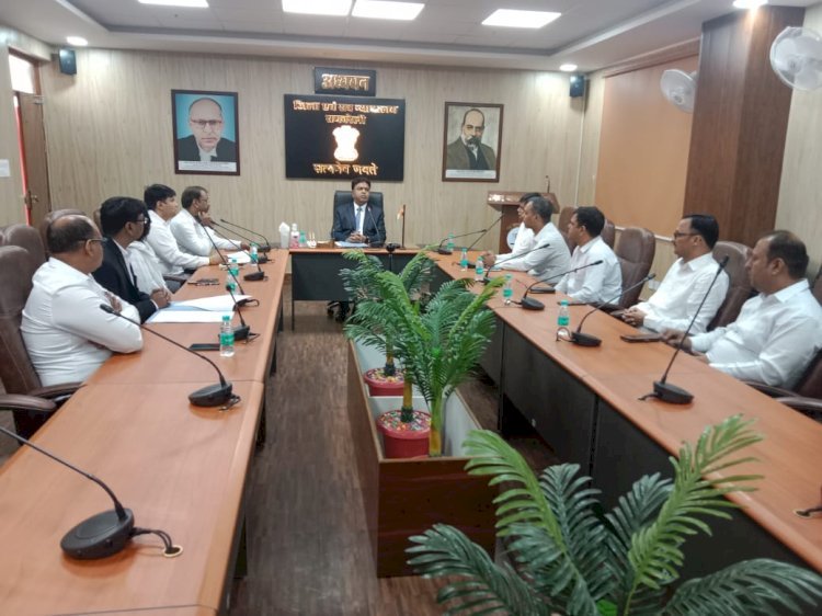 Raibareli-जिला जज की अध्यक्षता में राष्ट्रीय लोक अदालत को सफल बनाने हेतु की गई बैठक