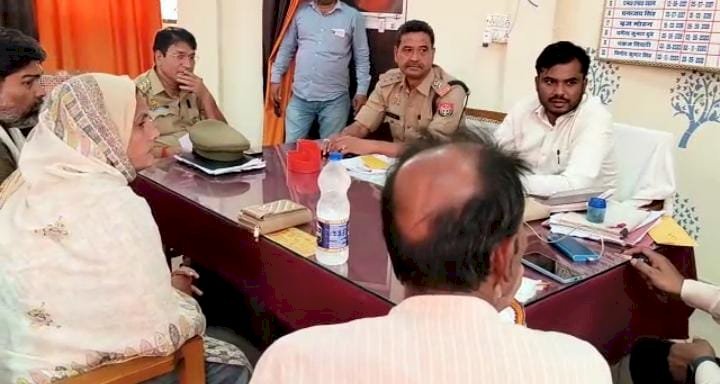 Raibareli-निकाय चुनाव के मतगणना को लेकर प्रत्याशियों के साथ की हुई बैठक