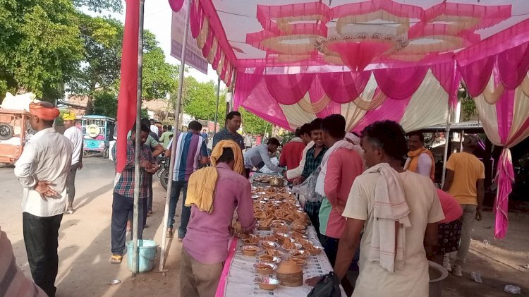 Raibareli-बनिया का पुरवा गांव स्थित मां दुर्गा मंदिर पर विशाल भंडारा का आयोजन संपन्न हुआ।