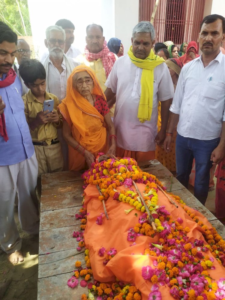 रायबरेली-पूज्य संत श्री 1008 स्वामी हरिहर देव आश्रम जी महाराज अध्यक्ष मां गंगा गोकर्ण ब्रह्मलीन हो गए,,,,