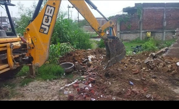 Raibareli-गंगा एक्सप्रेस वे की जद में आए घरों को गिराया गया*