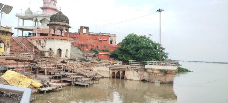 Raibareli-गंगा नदी का जलस्तर बढ़ा, गंगा घाट हुए जलमग्न 