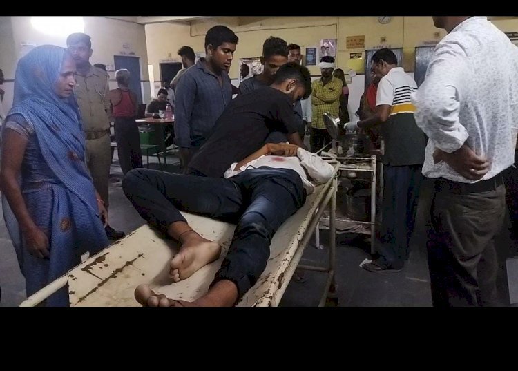 Raibareli-बाइक और बाइक की जोरदार भिड़ंत दोनों बाइक सवार गंभीर रूप से घायल*