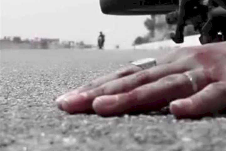 रायबरेली-पिकअप की टक्कर से बाइक सवार संविदाकर्मी लाइनमैन घायल,रेफर 