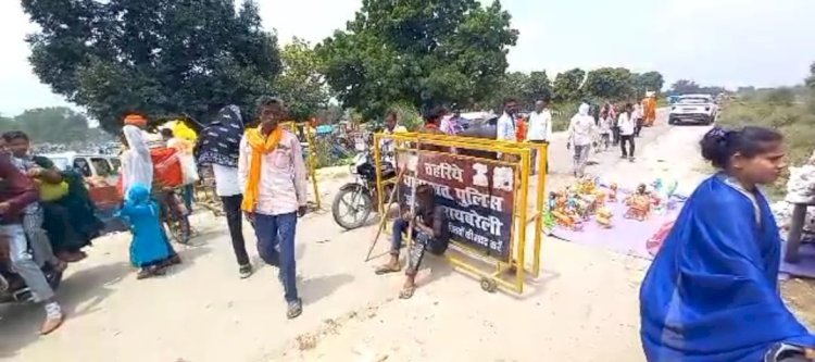 Raibareli-मंदिर परिसर से श्रद्धालुओं की दो बाइक , चौदह मोबाइल चोरी , जांच में जुटी पुलिस 