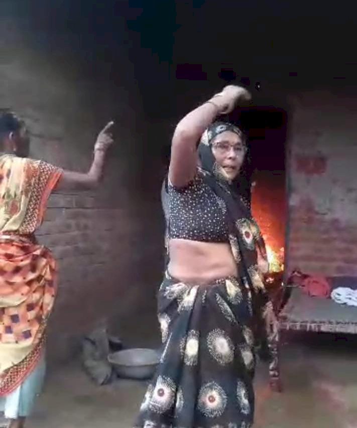 रायबरेली-खाना बनाते समय घरेलू गैस सिलेंडर में लीकेज के कारण लगी आग,गृहस्थी जलकर राख,,