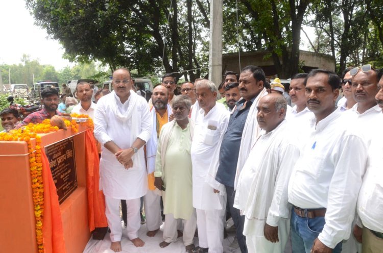 Raibareli-उद्यान मंत्री ने विभिन्न निर्माण कार्यों का किया लोकार्पण व शिलान्यास