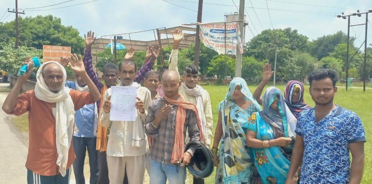 रायबरेली-कूड मजरे टांगन निवासी किसानो की फसल में भरा पानी,ग्रामीणों नें एसडीएम से लगाई गुहार,,,