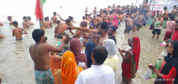 रायबरेली-श्रावण मास के सातवें सोमवार एवं नाग पंचमी  पर हजारों श्रद्धालुओं ने किया गंगा स्नान,,,