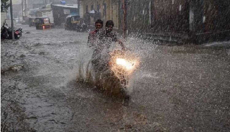 मौसम विभाग ने जारी की चेतावनी, यूपी के इन जिलों में हो सकती है बहुत भारी बारिश !