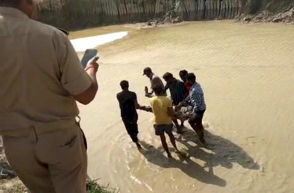 रायबरेली-गंगा एक्सप्रेसवे के निर्माण के दौरान खोदे गये गड्ढे में मिला श्रमिक का शव,,,,,