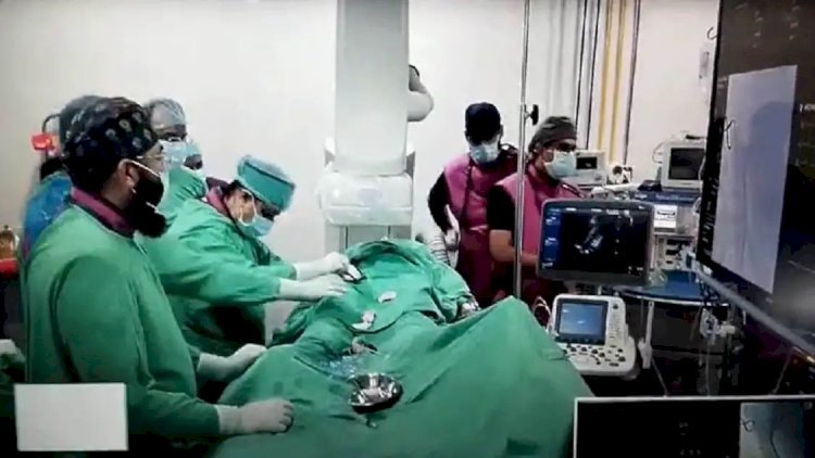 Raibareli-एम्स में महिला मरीज के दिल के छेद की ओपन हार्ट सर्जरी का हुआ लाइव टेलीकास्‍ट