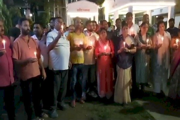 अंकिता को इंसाफ दिलाने के लिए कांग्रेसियों ने निकाला मार्च, VVIP नाम का खुलासा करो का लगाया नारा