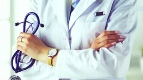 यूपी के इस जिले में एक साथ 11 MBBS डॉक्टरों ने दे दिया इस्तीफा, मिनटों में खाली हुआ अस्पताल, जानें वजह