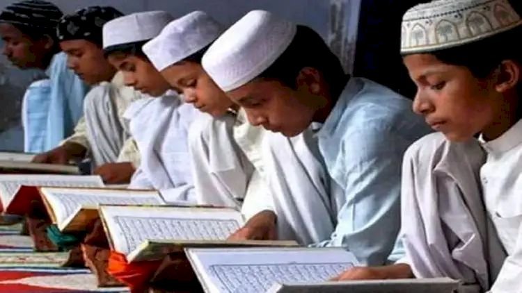 रोज दस हजार रुपए जुर्माना देने के लिए कस लें कमर... गैर मान्यता मदरसों के लिए जारी हुआ सरकारी फरमान