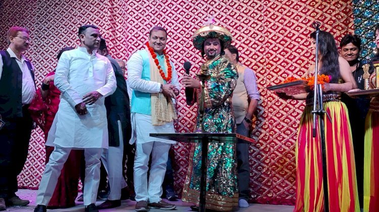 Raibareli-जादूगर सिकंदर के शो का भव्य उद्घाटन, दर्शकों के सिर चढ़ कर बोला हैरतअंगेज जादुई कारनामें*