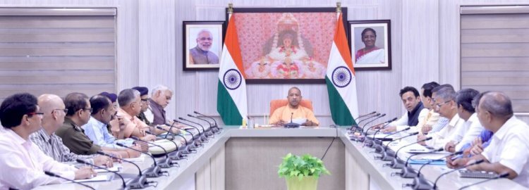 21 लाख दीपों से जगमग होगी अवधपुरी, फिर बनेगा विश्व कीर्तिमान, CM योगी बोले- आराजकतत्वों से सख्ती से निपटे पुलिस
