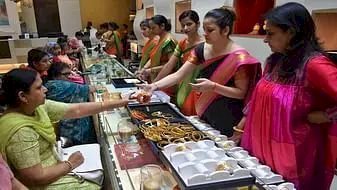 यूपी के बाजारों में हुई पैसों की बारिश, 17000 करोड़ का हुआ कारोबार, नहीं दिखा महंगाई का असर