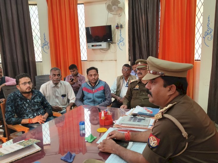 रायबरेली:लालगंज कस्बे में हुई सराफा व्यवसायी के साथ लूट की घटना को लेकर ऊंचाहार पुलिस हुई सतर्क।