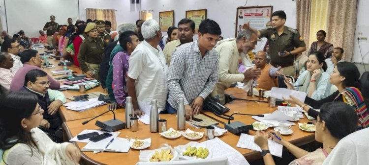 Raibareli-डलमऊ के लेखपाल को मंडलायुक्त ने किया निलंबित