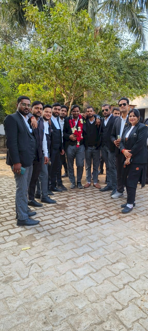 Raibareli-कनिष्ठ कार्यकारिणी मे निर्विरोध चुने गए अधिवक्ता आनंद दीक्षित...